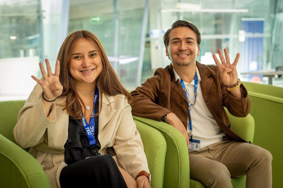 Participantes de CATAL1.5°T durante una sesión del programa