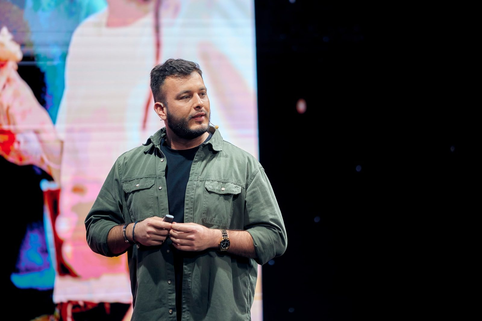 Tomás Ffrench-Davis durante su charla en TEDxVitacura